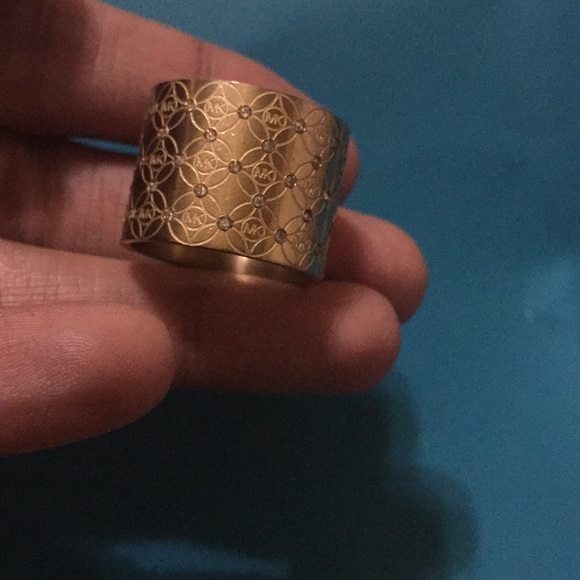 Ring - Picture 2 of 4